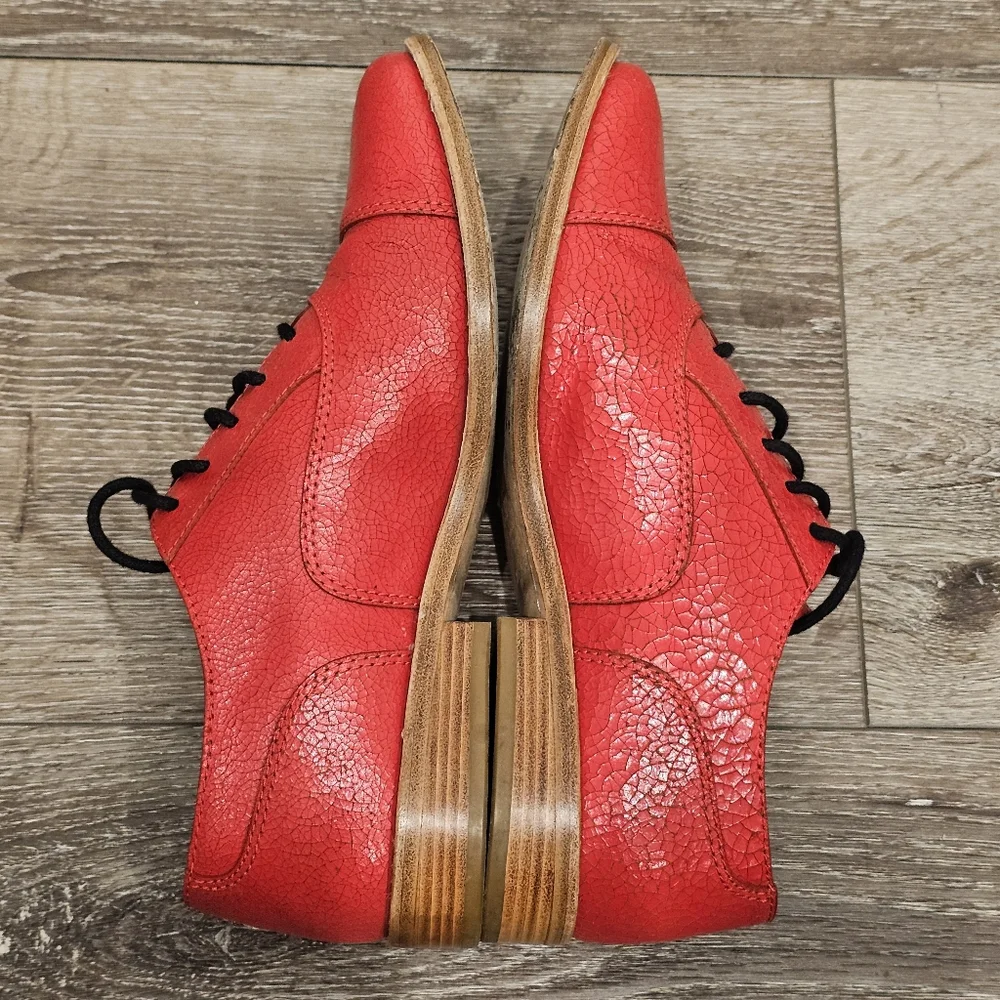 MARC JACOBS Crackled Red Leather Oxfords Sz 38.5 shoes